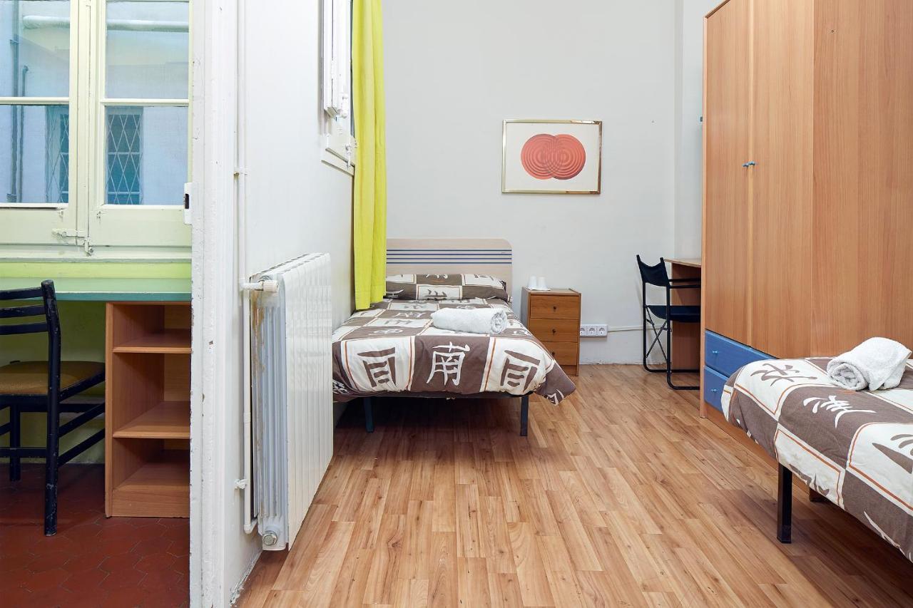 B&B Estudiantes Balmes Barcelona Exterior photo