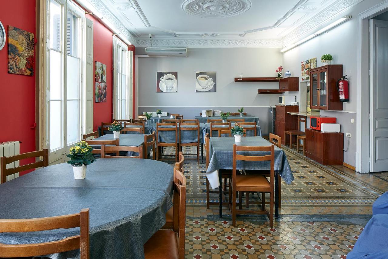 B&B Estudiantes Balmes Barcelona Exterior photo